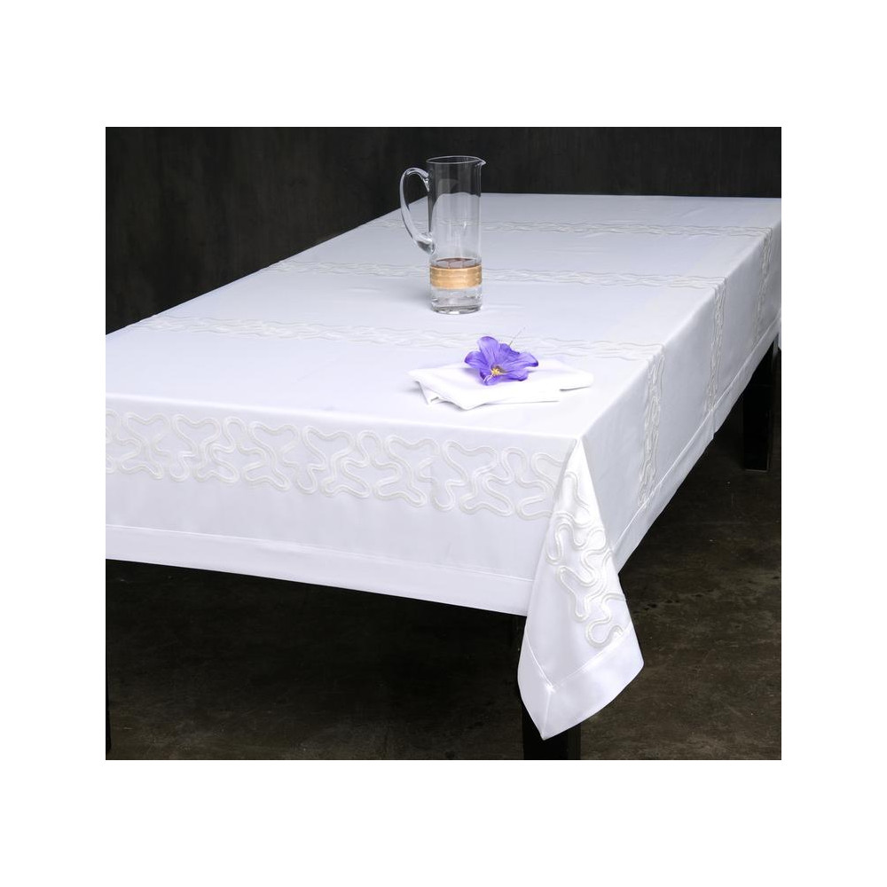 Pinnacle Loft  Stain-Free Tablecloth