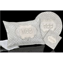 Luxvelle Quilted Seder Set